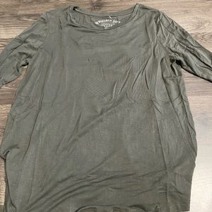 Wrinkled but never used Aeropostale long sleeve shirt